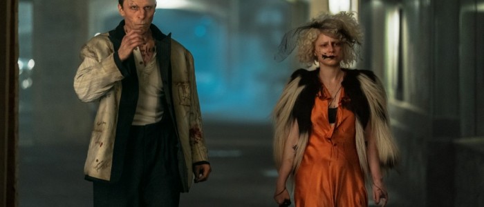 The Bride! (© Warner Bros Ent.) Christian Bale ja Jessie Buckley kävelevät kadulla elokuvassa The Bride! (© Warner Bros Ent.)